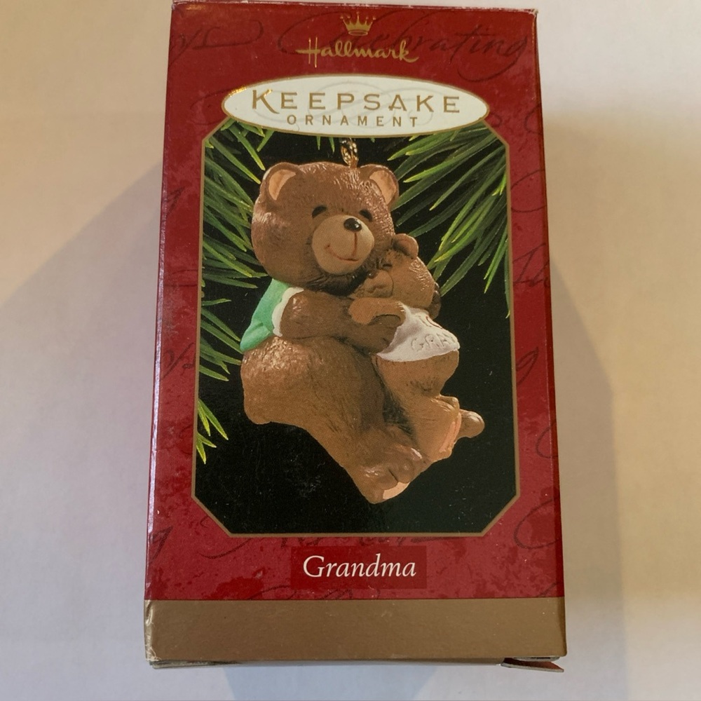 Hallmark Keepsake Ornament Grandma Vintage